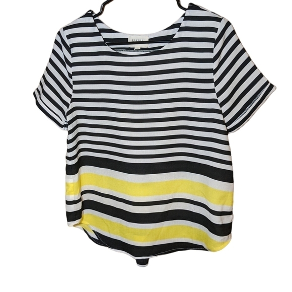 Everly lace-up back striped top - Picture 2 of 10